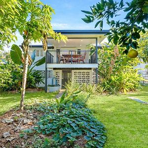 'Palm Paradise' Garden Getaway Near Cairns Exterior photo