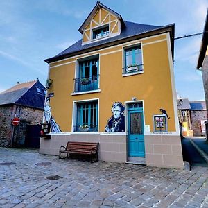 Bed and Breakfast La Goutte D'Or Combourg Exterior photo