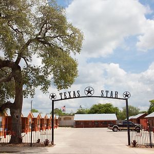 Texas Star Lodges Floresville Exterior photo
