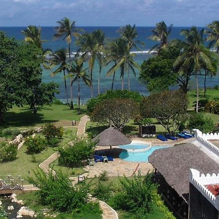 Hill Park Hotel - Tiwi Beach Exterior foto