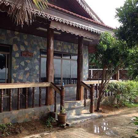 Villa Baan Rim Lay Lipa Noi Exterior foto