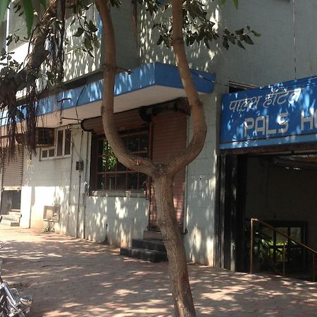Pals Hotel Mumbai Exterior foto