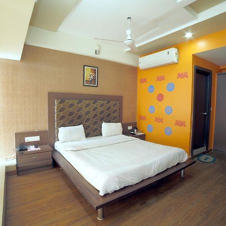 Hotel Avion Inn Ahmedabad Exterior foto