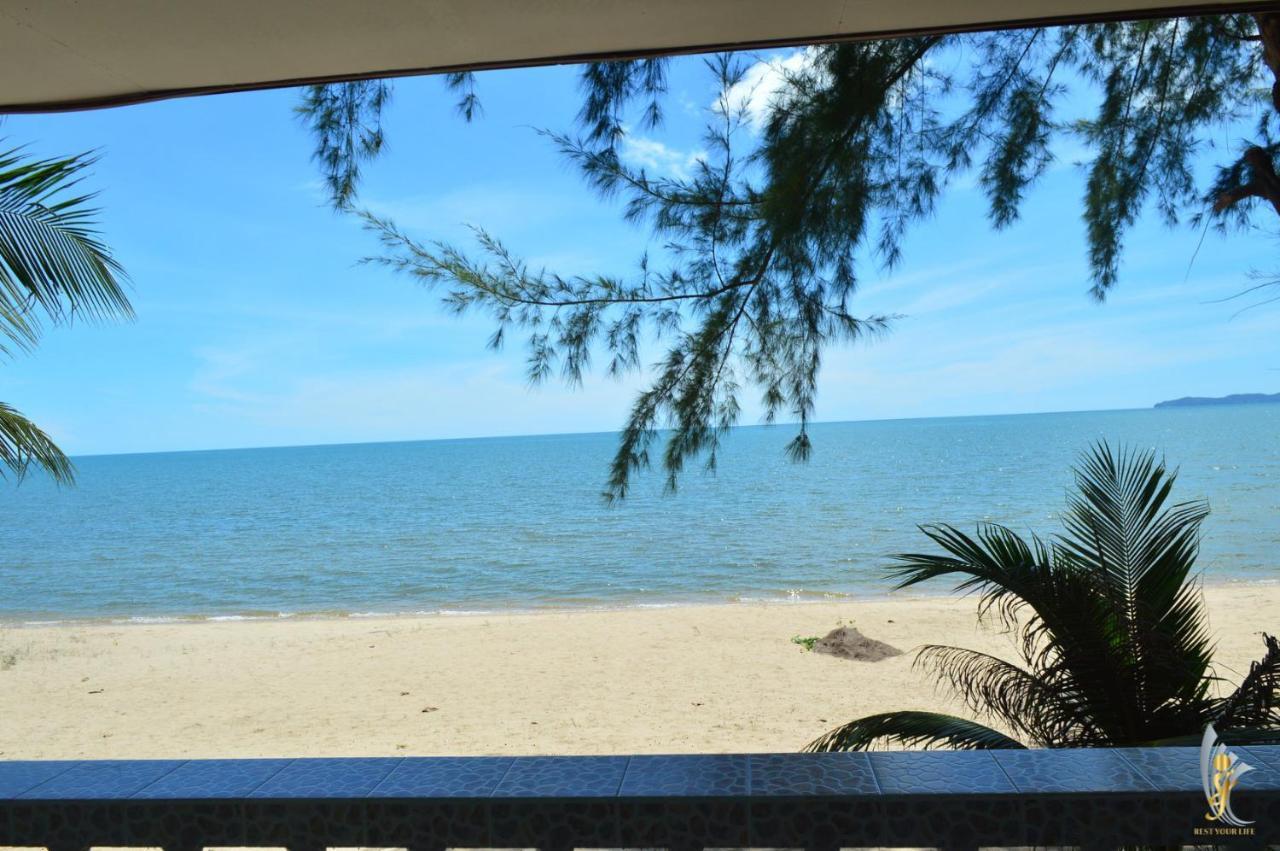 Sangjun On Beach Resort Bang Saphan Exterior foto