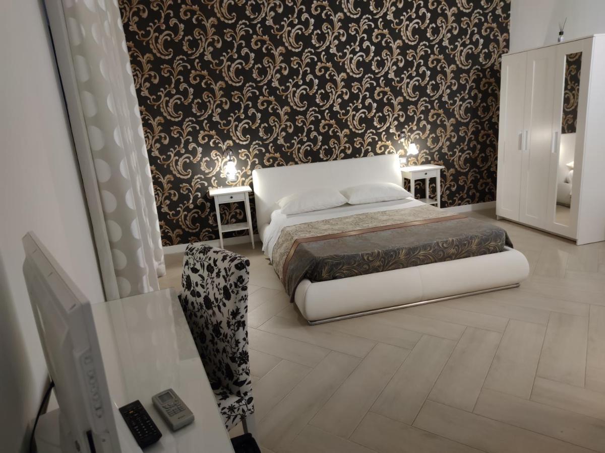 Sami Luxury Rooms 3 8 0 7 9 4 9 2 5 3 Syrakus Exterior foto