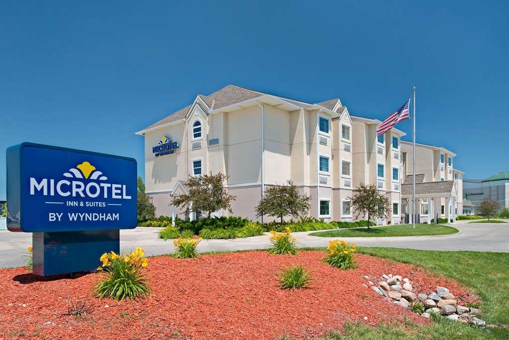 Microtel Inn & Suites By Wyndham Bluffs Council Bluffs Exterior foto