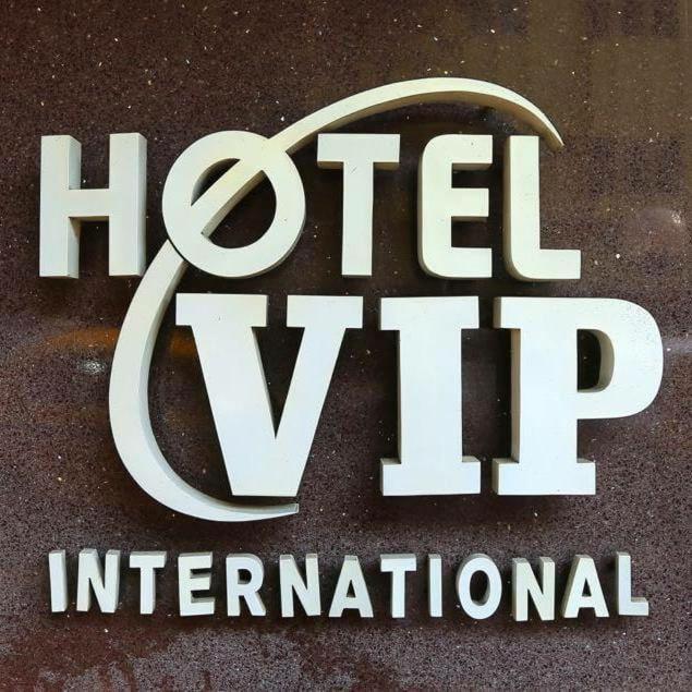 Hotel VIP International Kalkutta Exterior foto