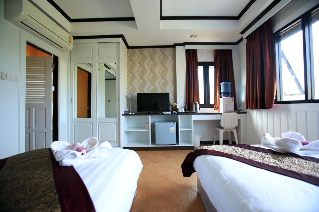 Vennn Home Hotel Patong Zimmer foto