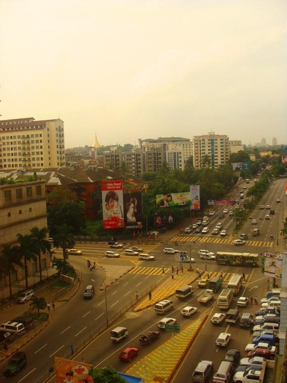 East Hotel Yangon Exterior foto