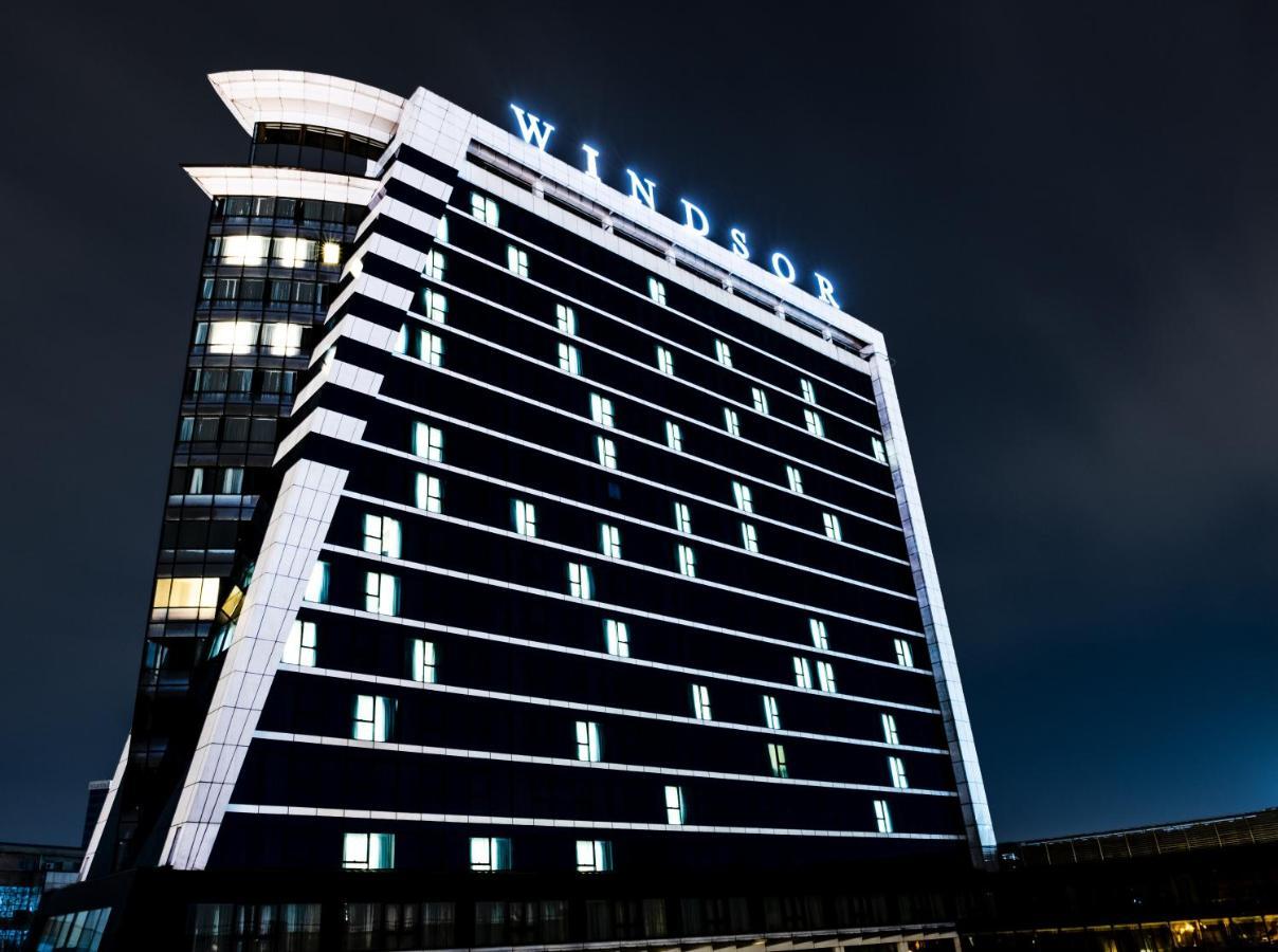 Windsor Hotel & Convention Center Istanbul Exterior foto