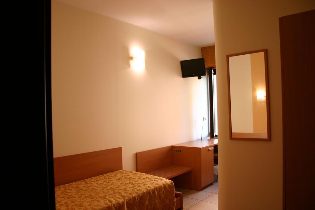 Hotel Moro Freoni San Pietro in Cariano Zimmer foto