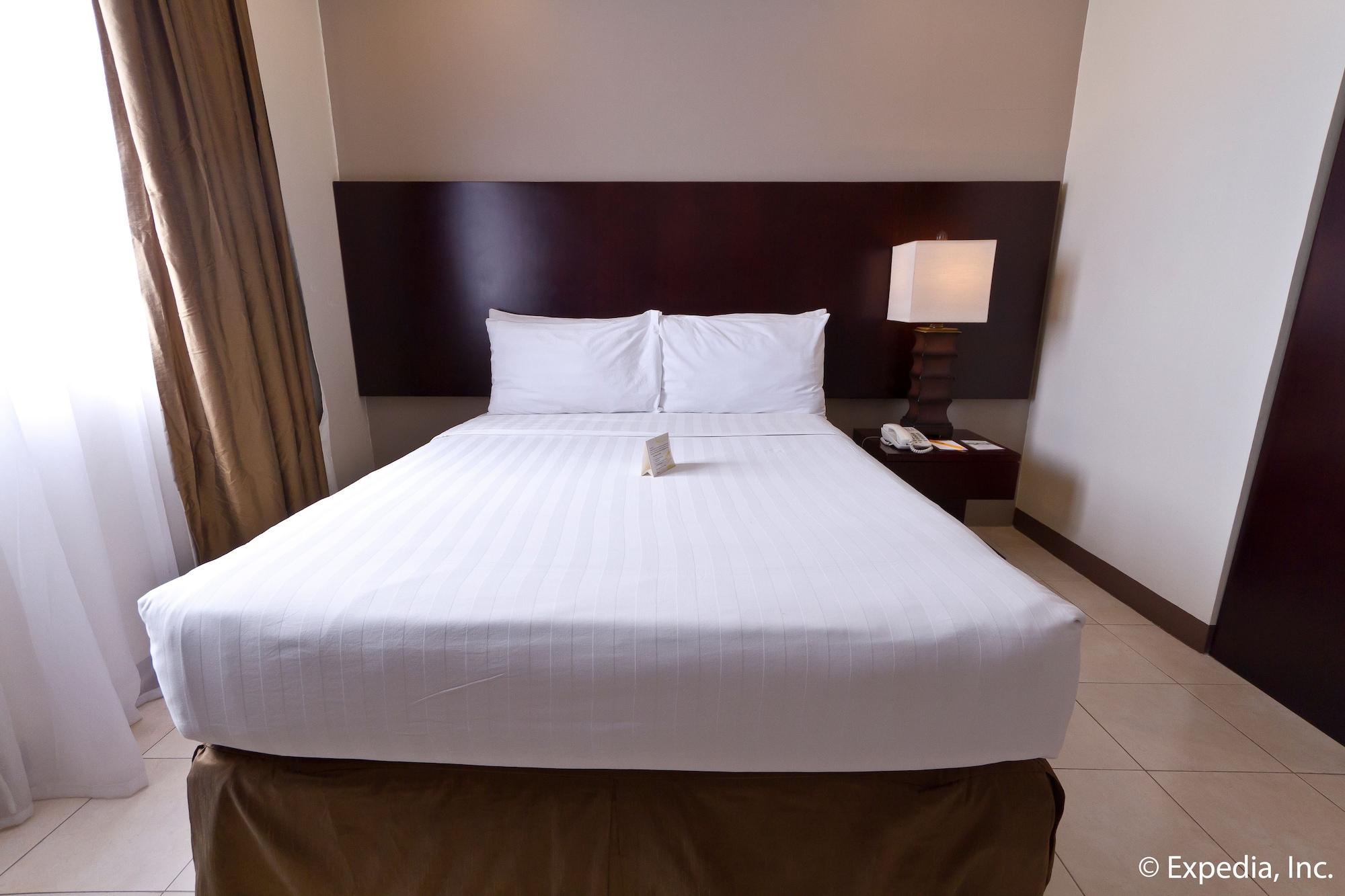 Alpa City Suites Hotel Cebu Stadt Exterior foto