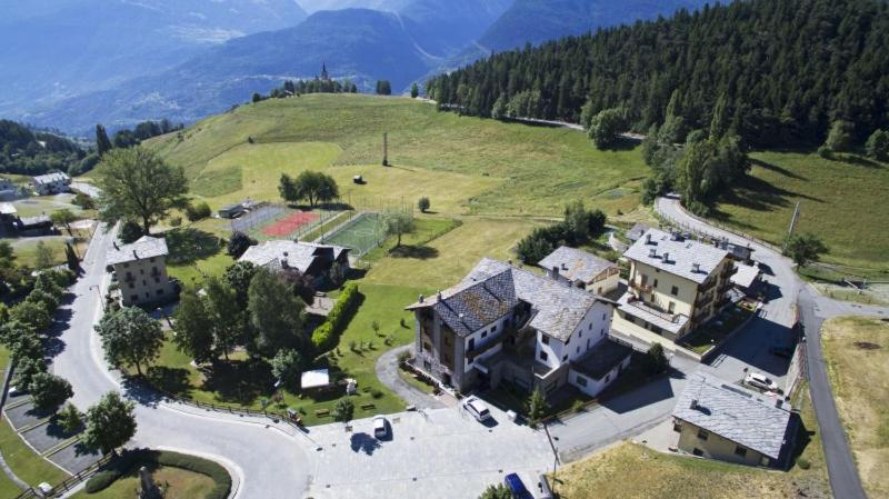 Hotel & Restaurant Saint Nicolas Gran Paradiso Aosta Exterior foto