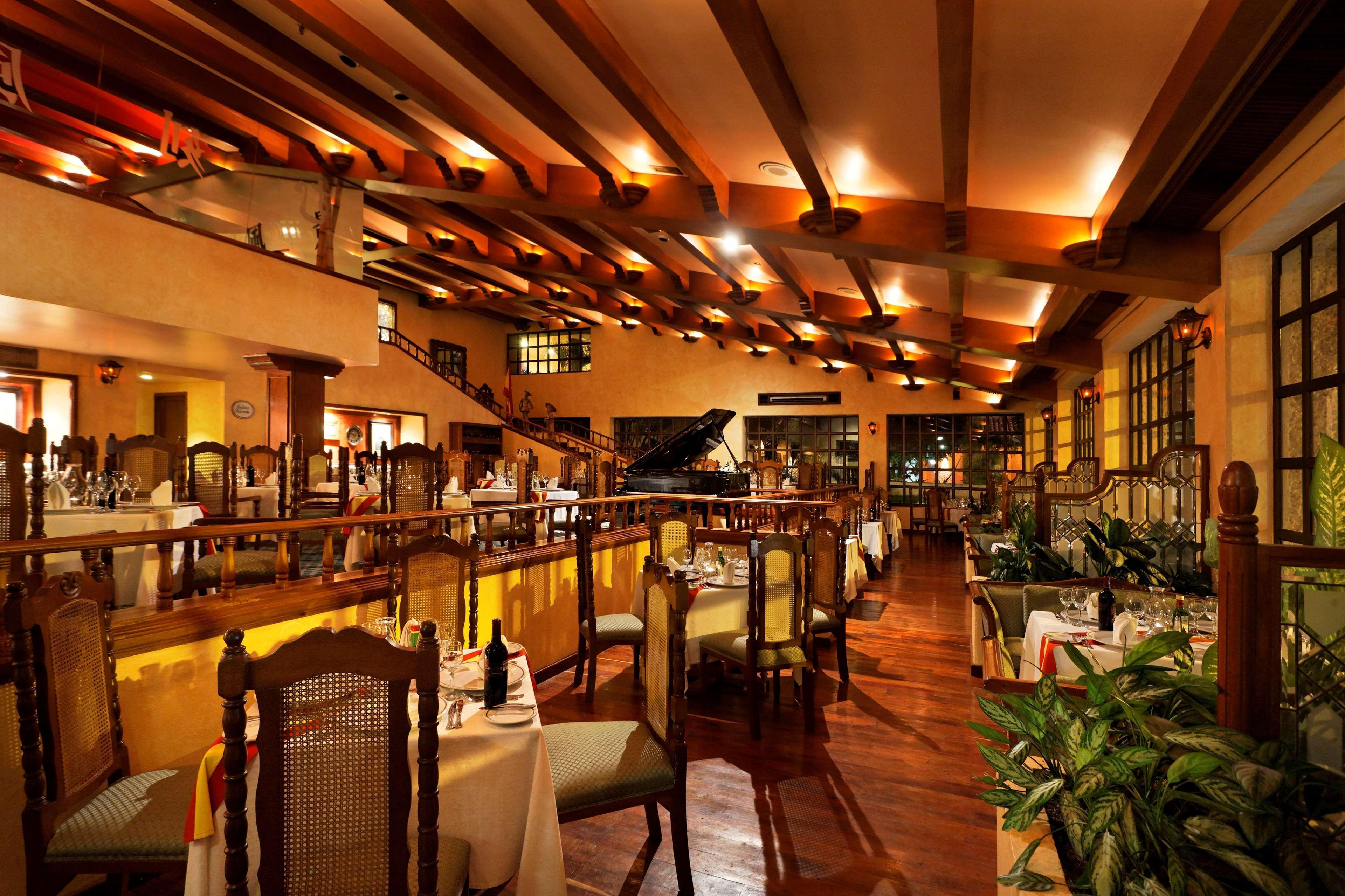 Hotel Barcelo Huatulco Tangolunda Restaurant foto