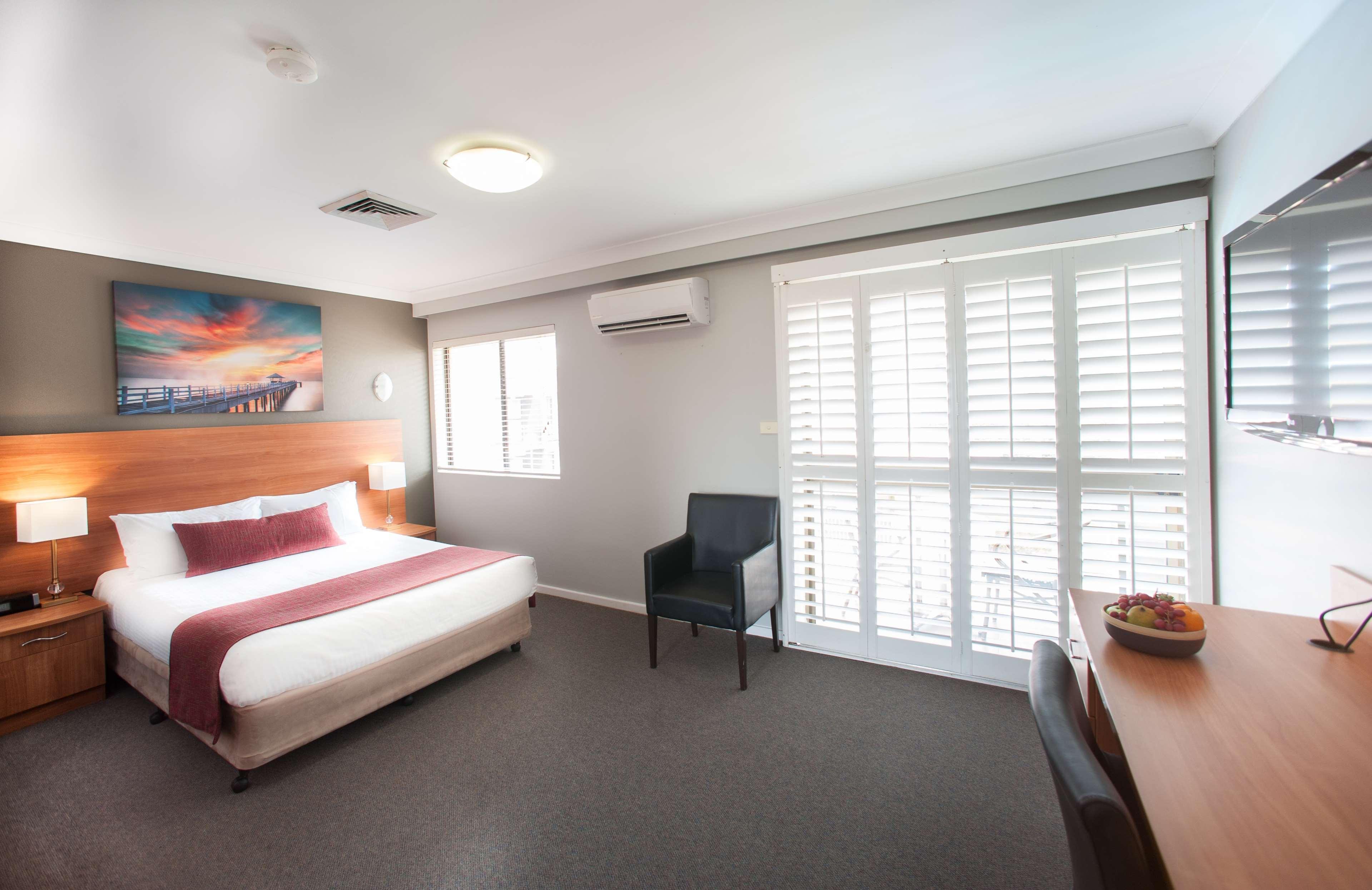Ramada Hotel & Suites By Wyndham Cabramatta Exterior foto