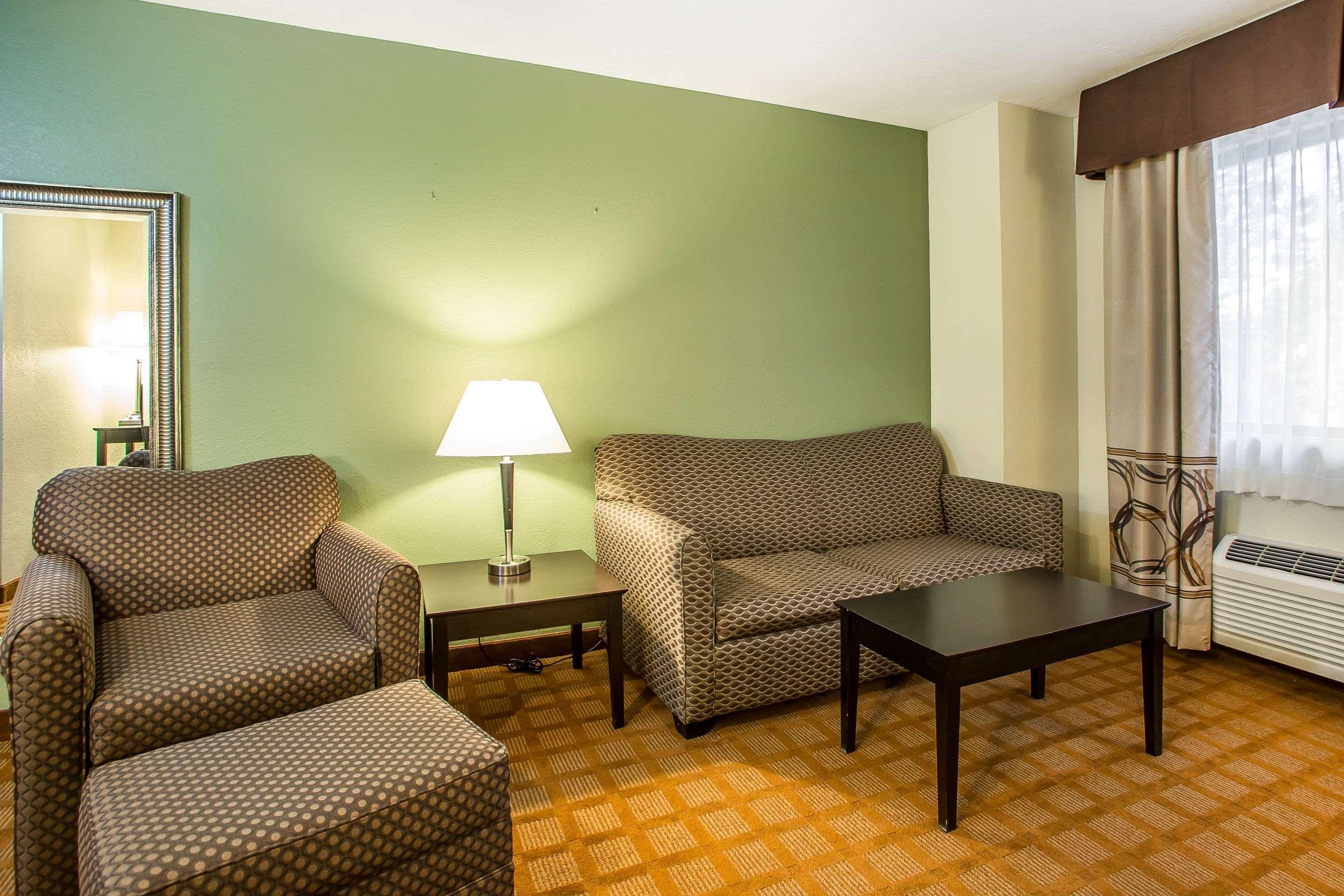 Quality Inn & Suites Marinette Exterior foto