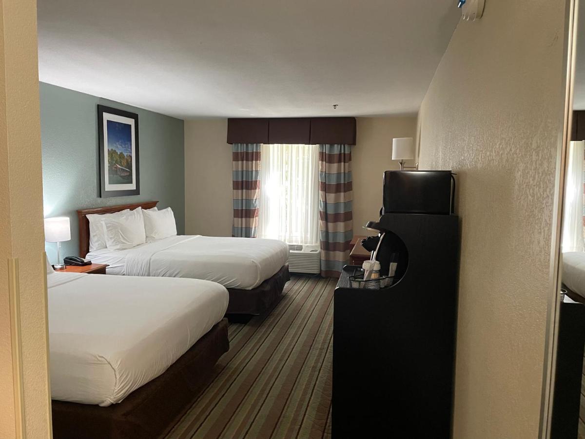 Holiday Inn Express & Suites Salamanca, An Ihg Hotel Exterior foto