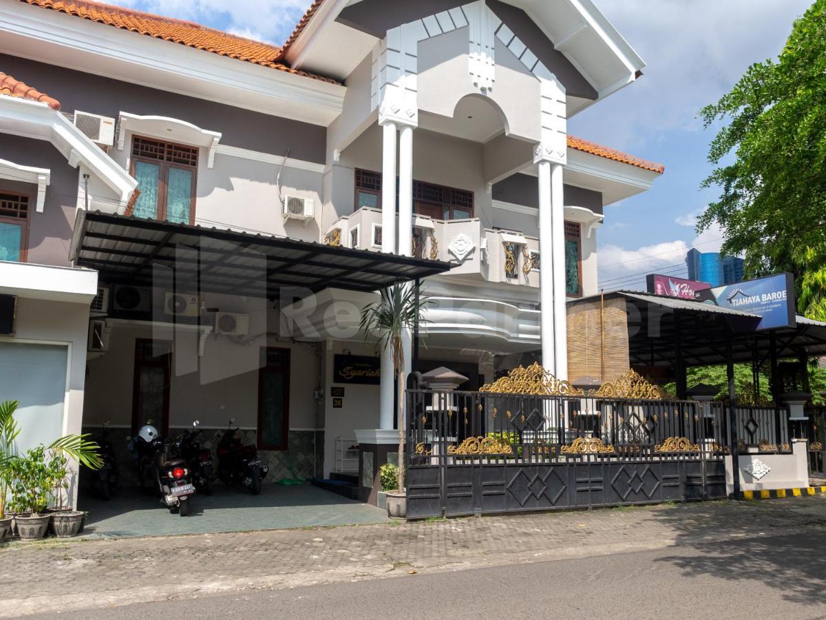 Hotel Tjahaja Baroe Syariah Mitra Reddoorz At Dukuh Kupang Surabaya Exterior foto