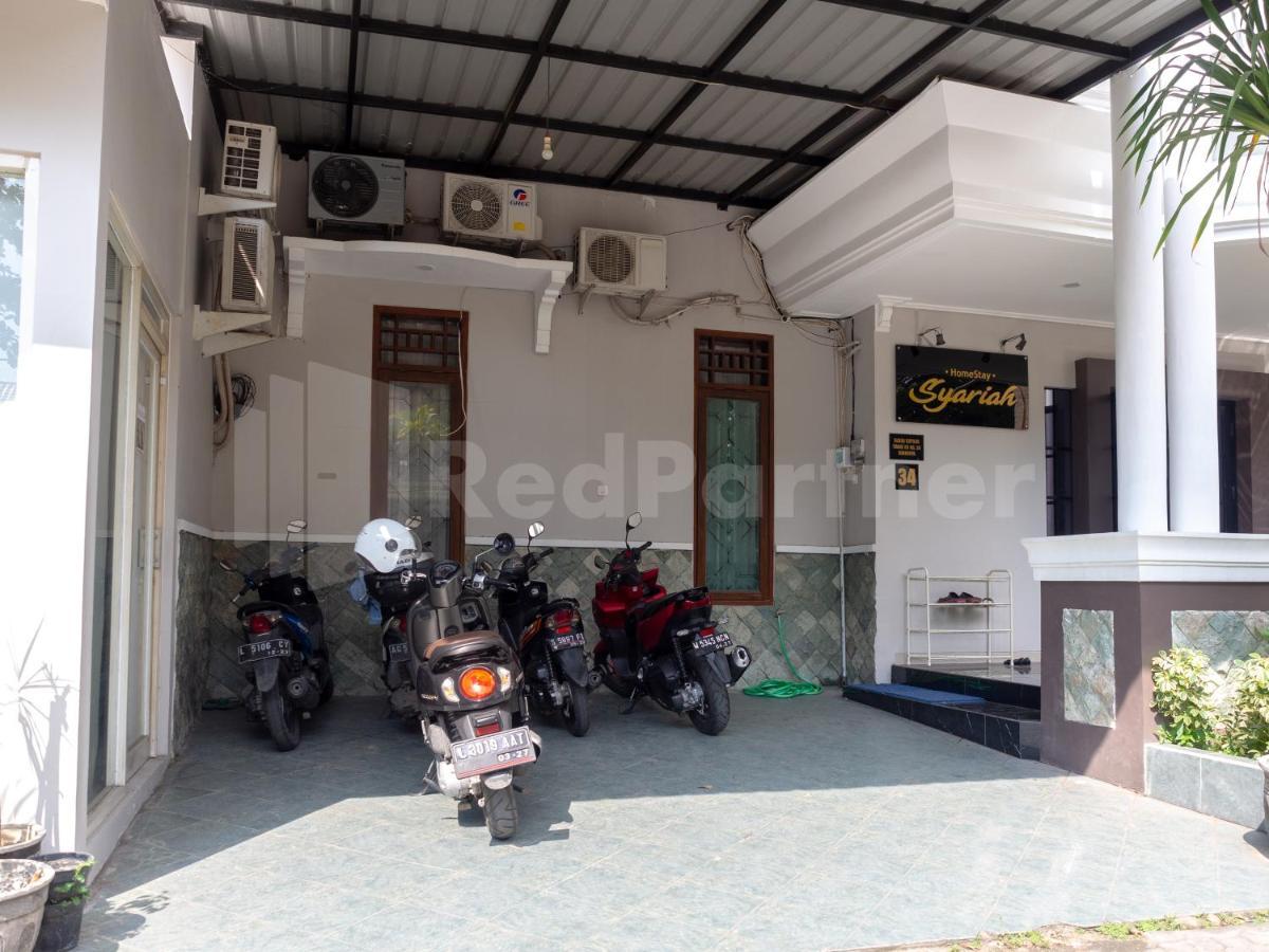 Hotel Tjahaja Baroe Syariah Mitra Reddoorz At Dukuh Kupang Surabaya Exterior foto