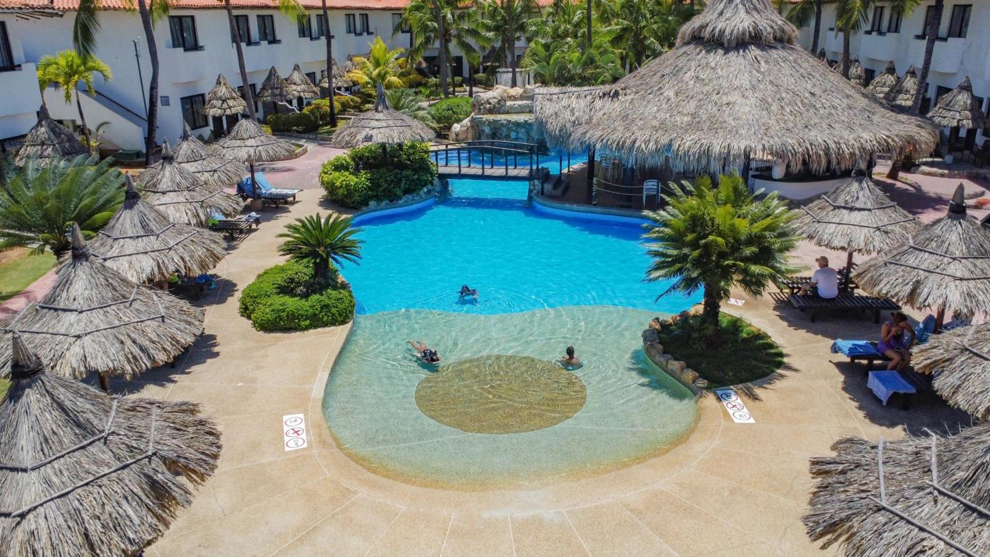 Hotel Sunsol Isla Caribe El Cardon Exterior foto