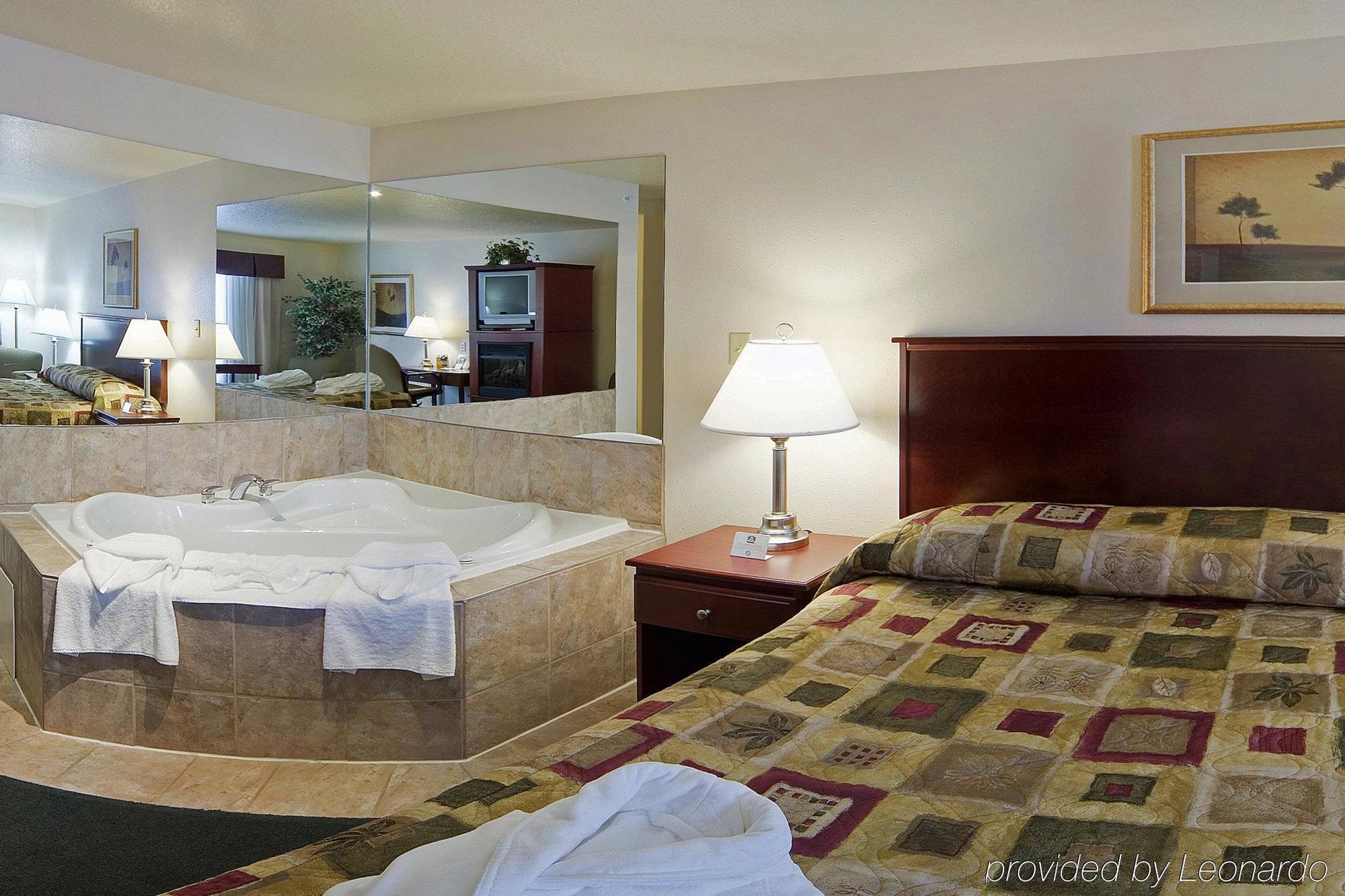 Grande Cache Inn&Suites Zimmer foto
