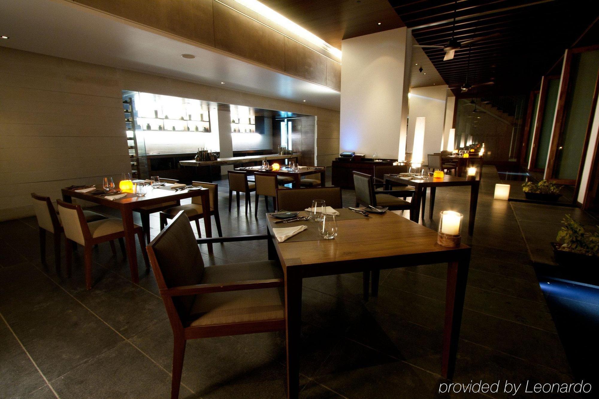 Holiday Inn & Suites Bengaluru Whitefield Restaurant foto