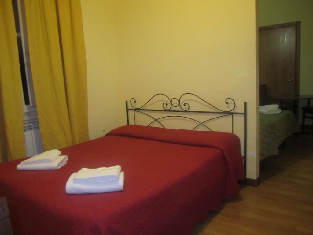 Hotel Savonarola Florenz Zimmer foto
