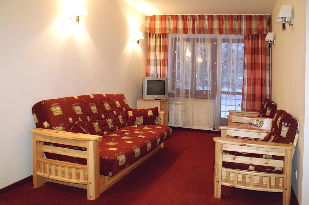 Yaroslavl Park-Hotel Krasnye Tkachi Zimmer foto