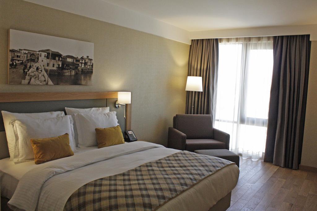 Ramada Hotel & Suites Adana Exterior foto