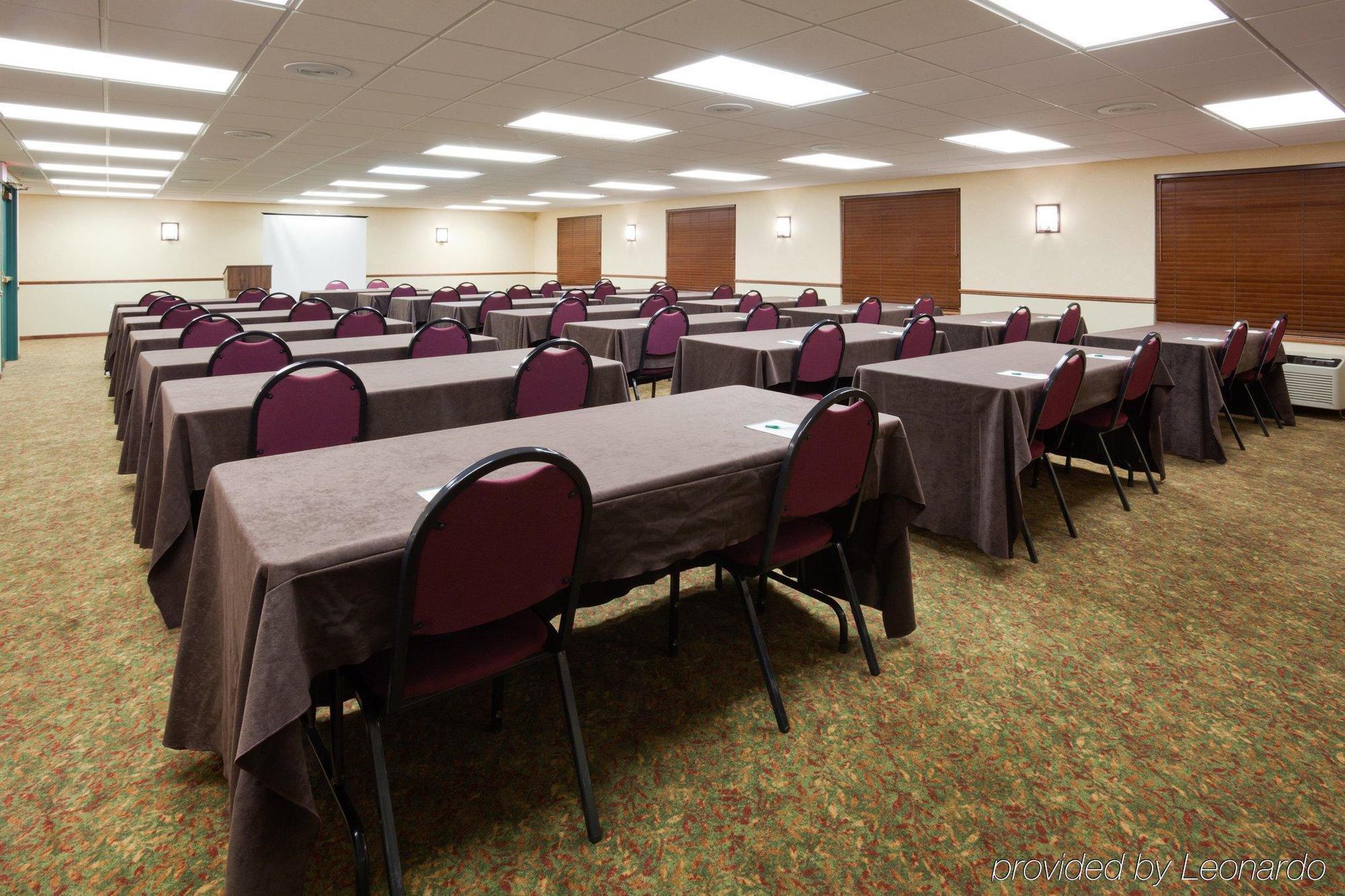 Country Inn & Suites By Radisson Bismarck Waterpark Business foto