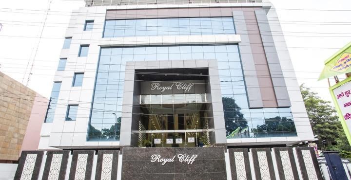 Hotel Royal Cliff Kanpur Exterior foto