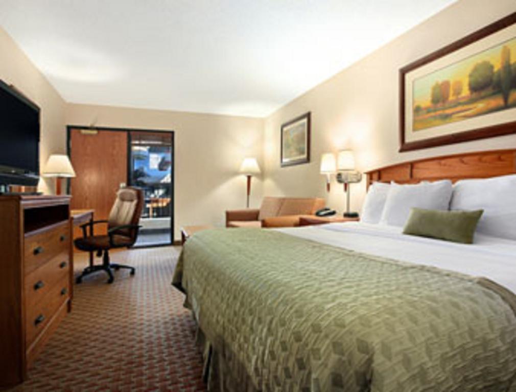 Ramada By Wyndham Des Moines Tropics Resort & Conference Ctr Urbandale Zimmer foto