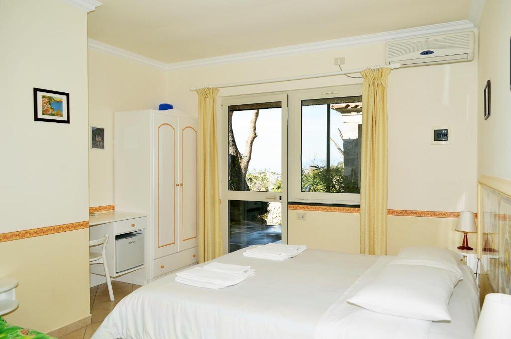 Le Ginestre Di Capri Bb & Holiday House Anacapri  Zimmer foto