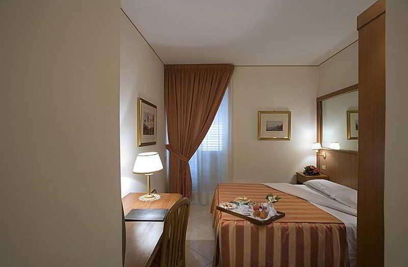Hotel San Giorgio Neapel Zimmer foto