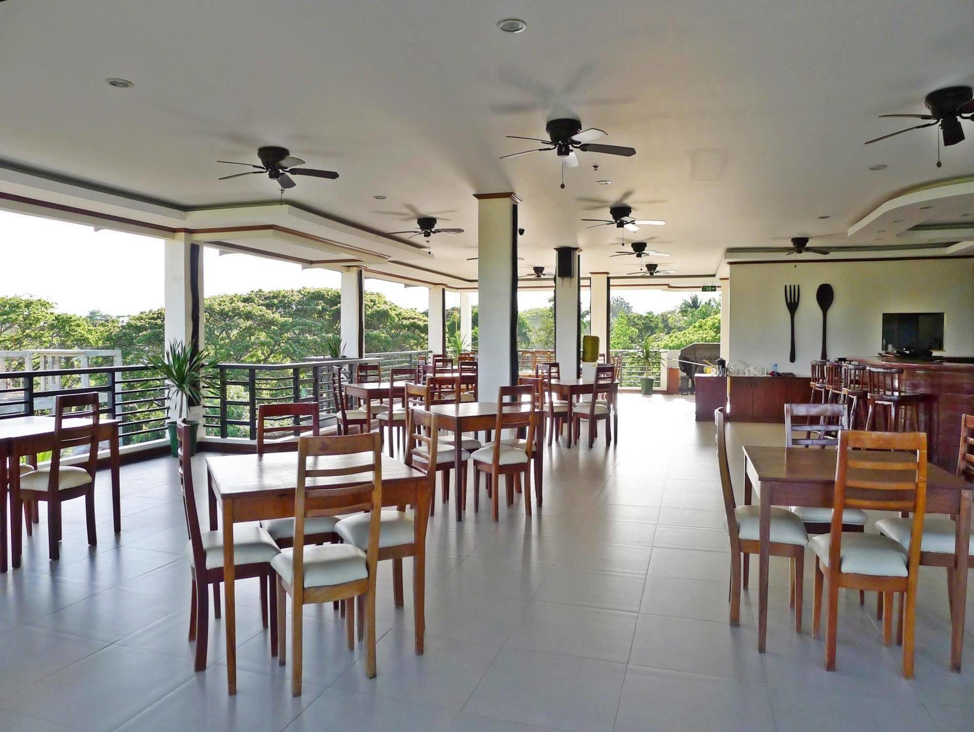 Ipil Suites Puerto Princesa Exterior foto