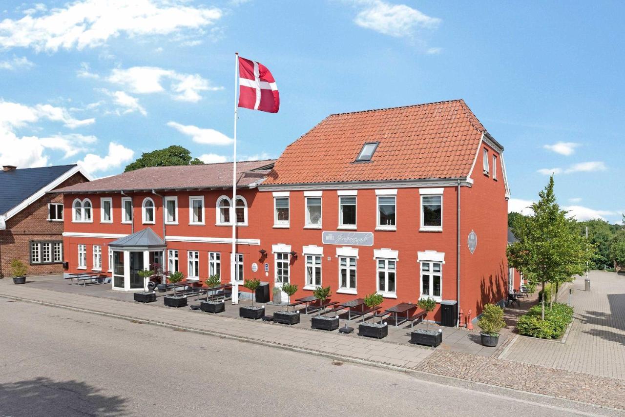 Hotel Jernbanegade Kibæk Exterior foto