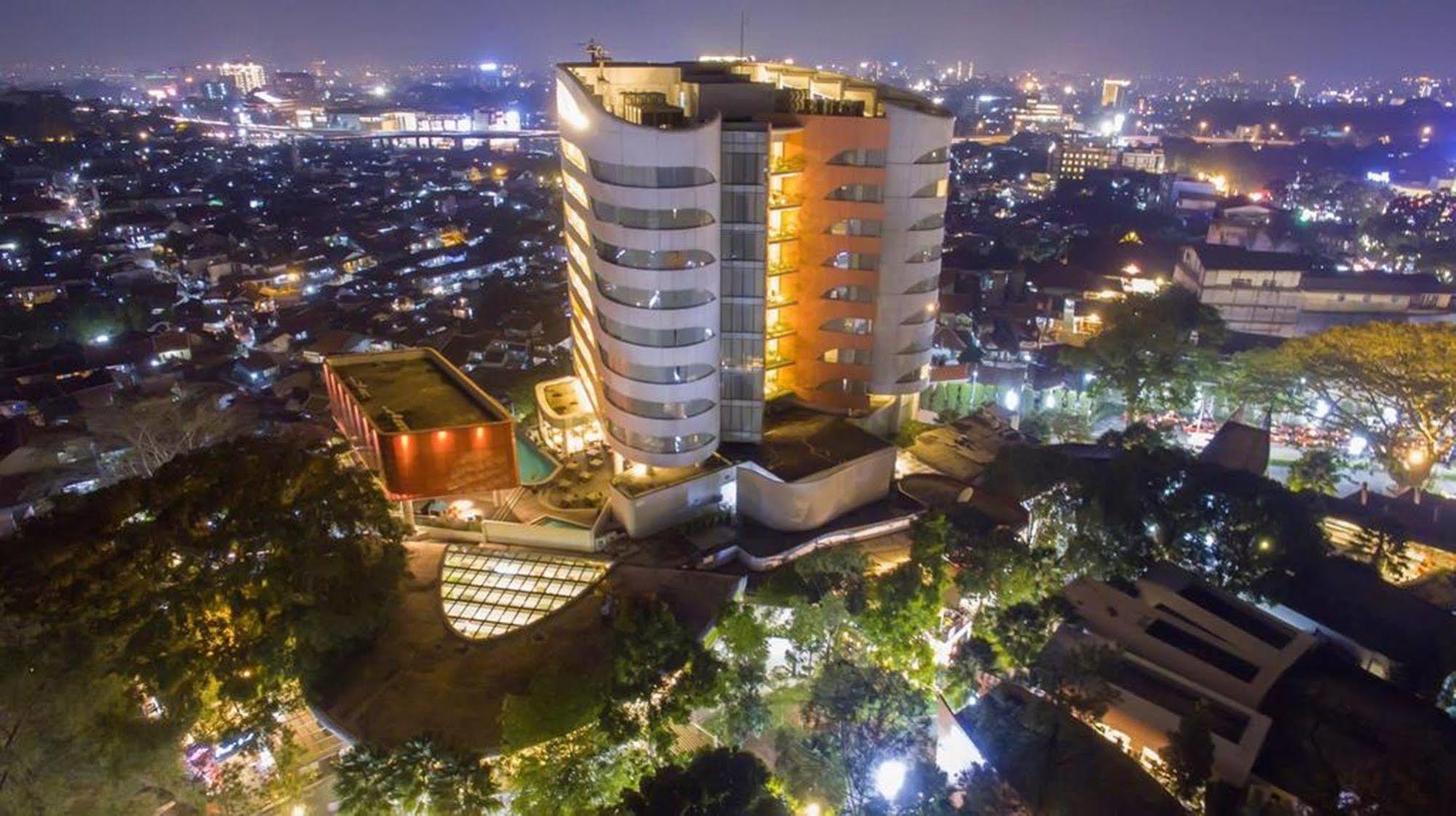 Sensa Hotel Bandung Exterior foto