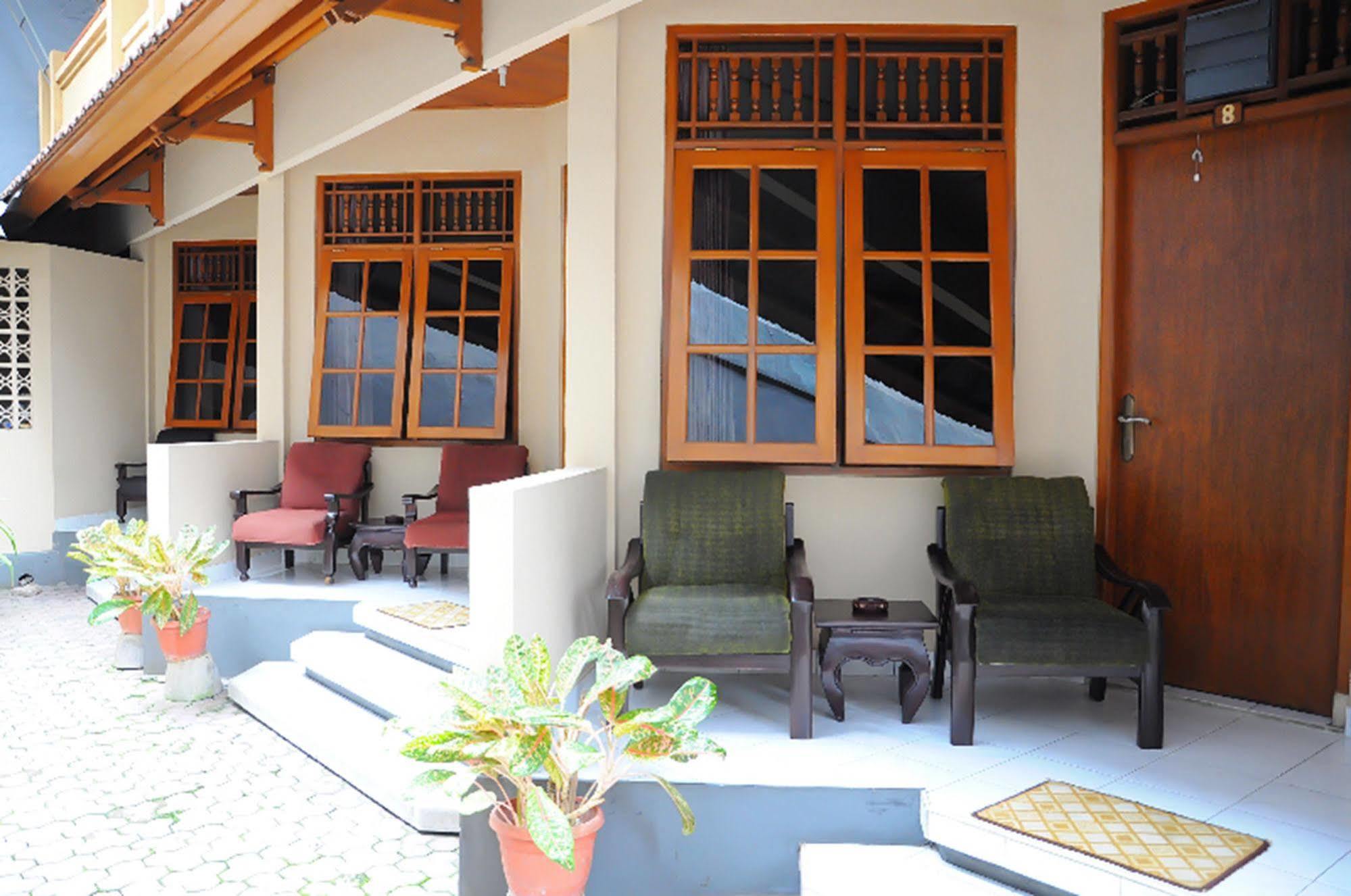 Jesens Inn III Kuta Lombok Exterior foto