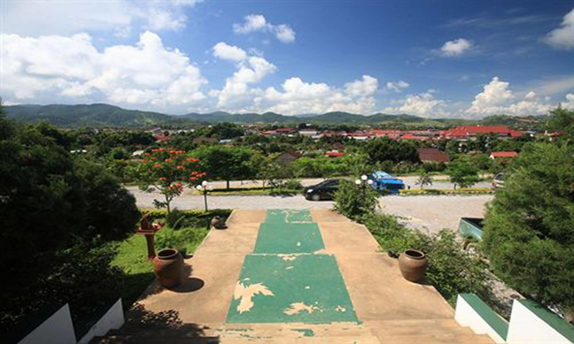 Vansana Plain Of Jars Hotel Muang Phônsavan Exterior foto