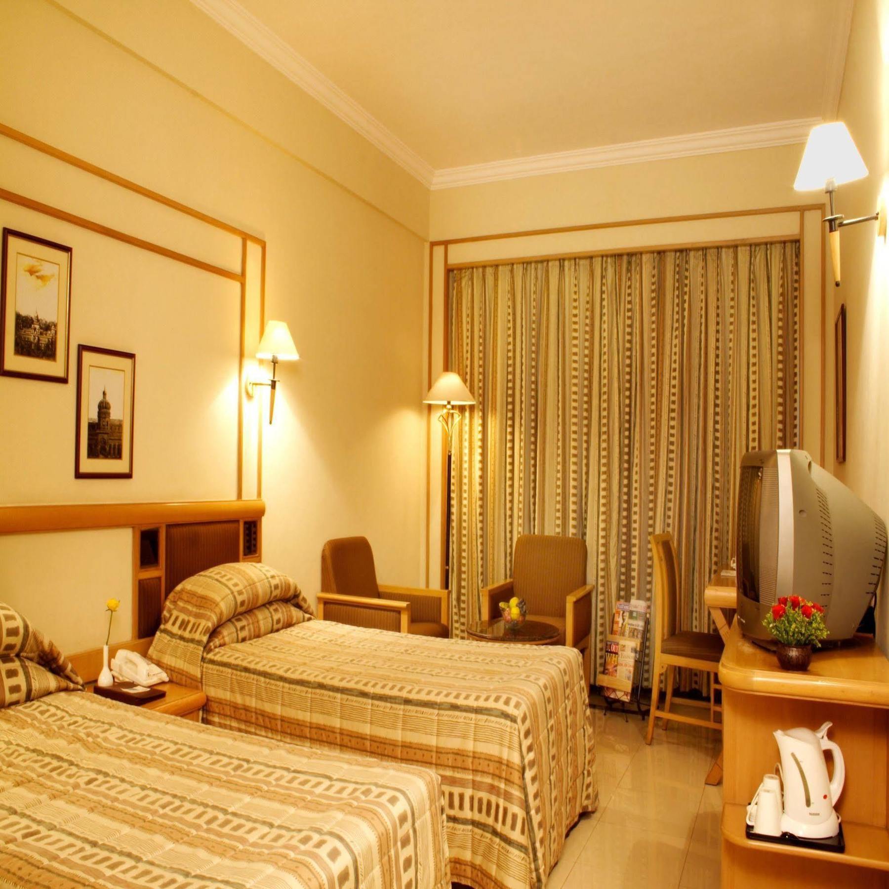Aditya Park-A Sarovar Portico Hotel Hyderabad Exterior foto