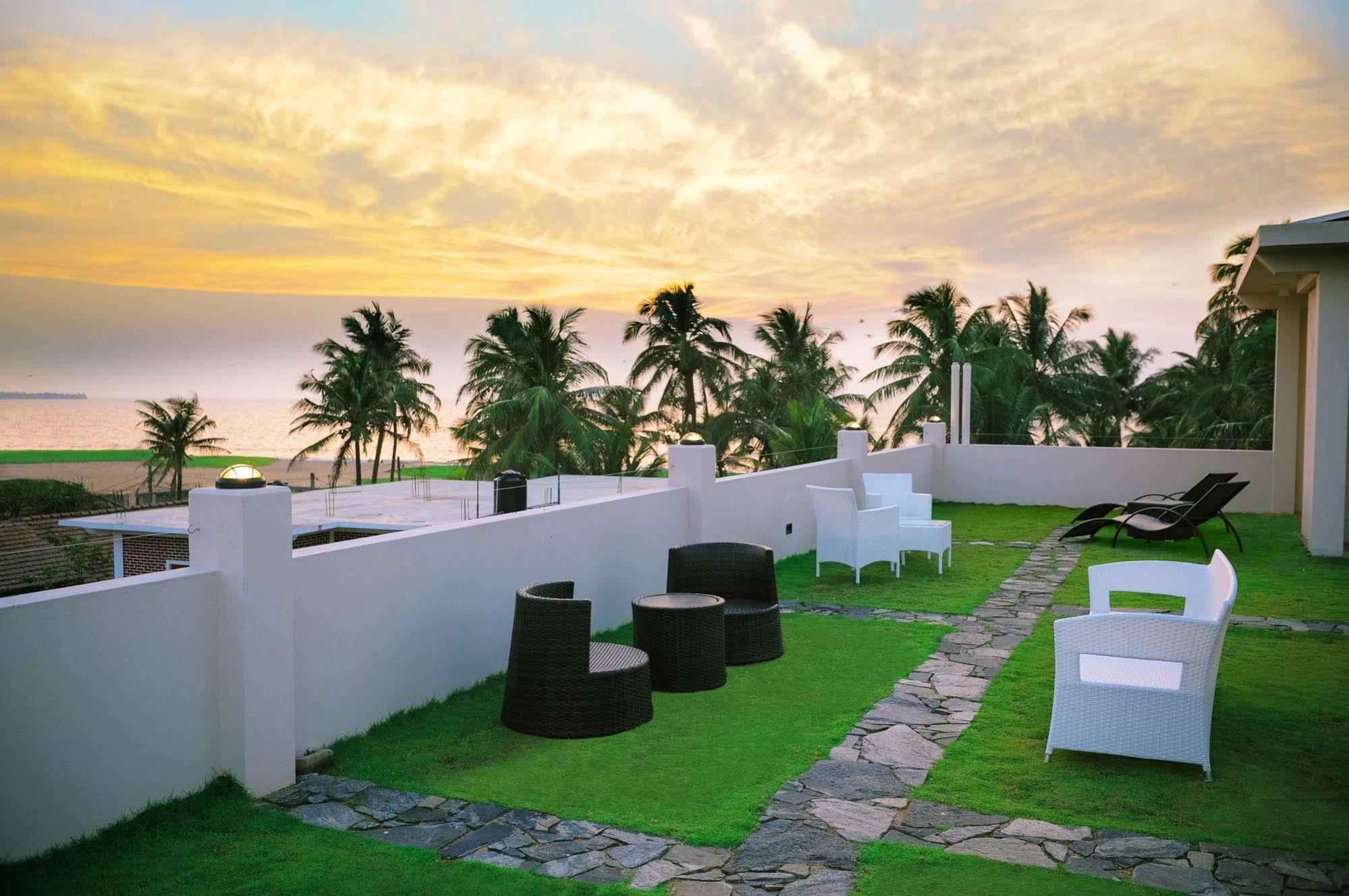 Blue Water Boutique Hotel Negombo Exterior foto