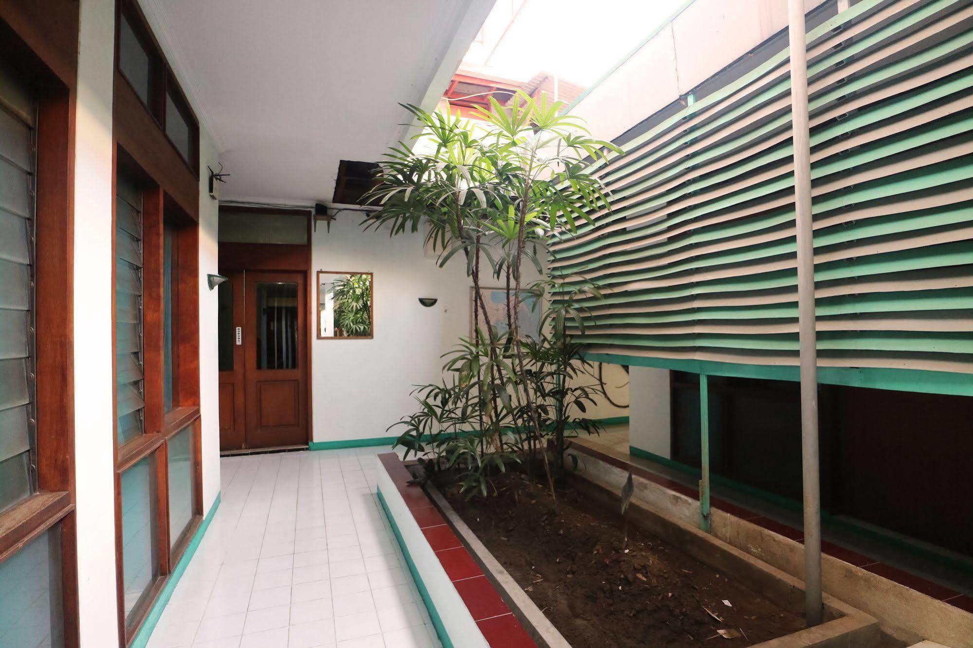 Hotel Kenongo Surabaya Exterior foto