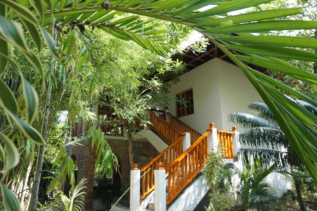 Mangga Lodge Bira Exterior foto