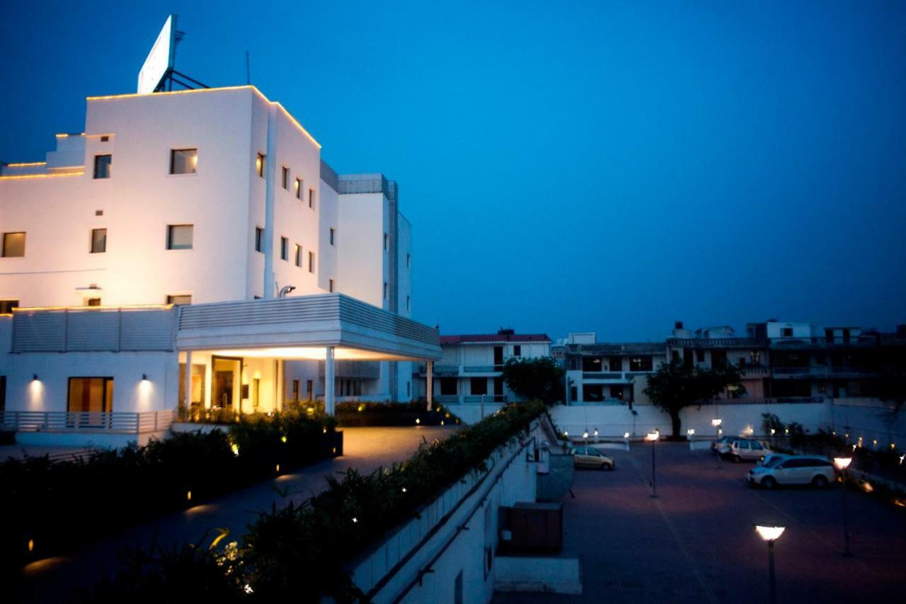 Hotel Vibe By The Lalit Traveller Faridabad Exterior foto