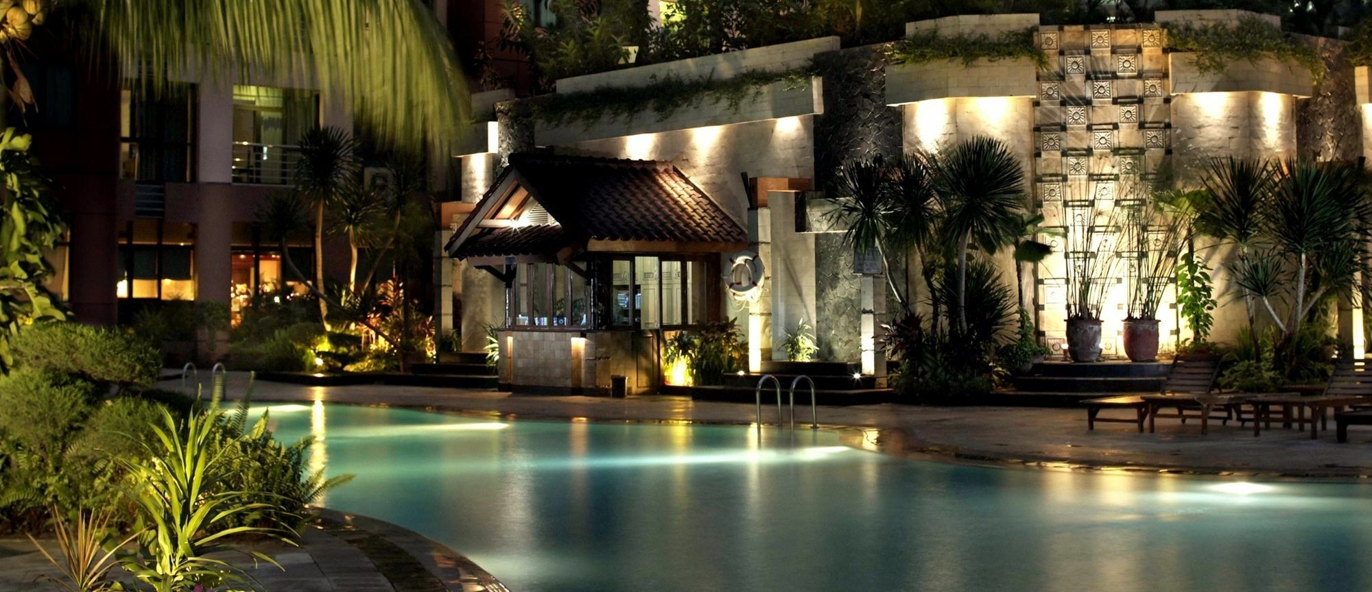 Kristal Hotel Jakarta Exterior foto
