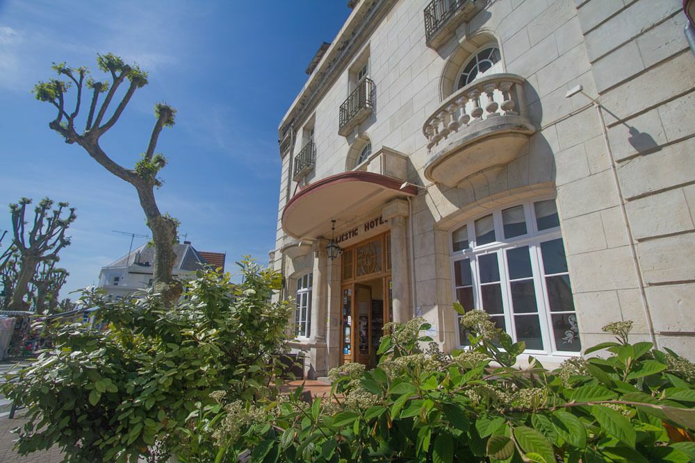 Logis Hotel Majestic Chatelaillon Plage - La Rochelle Exterior foto
