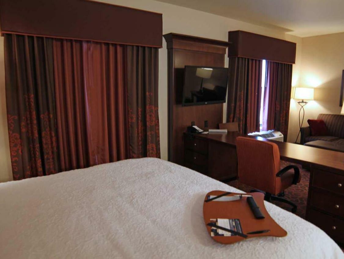 Hampton Inn&Suites Grand Forks Exterior foto