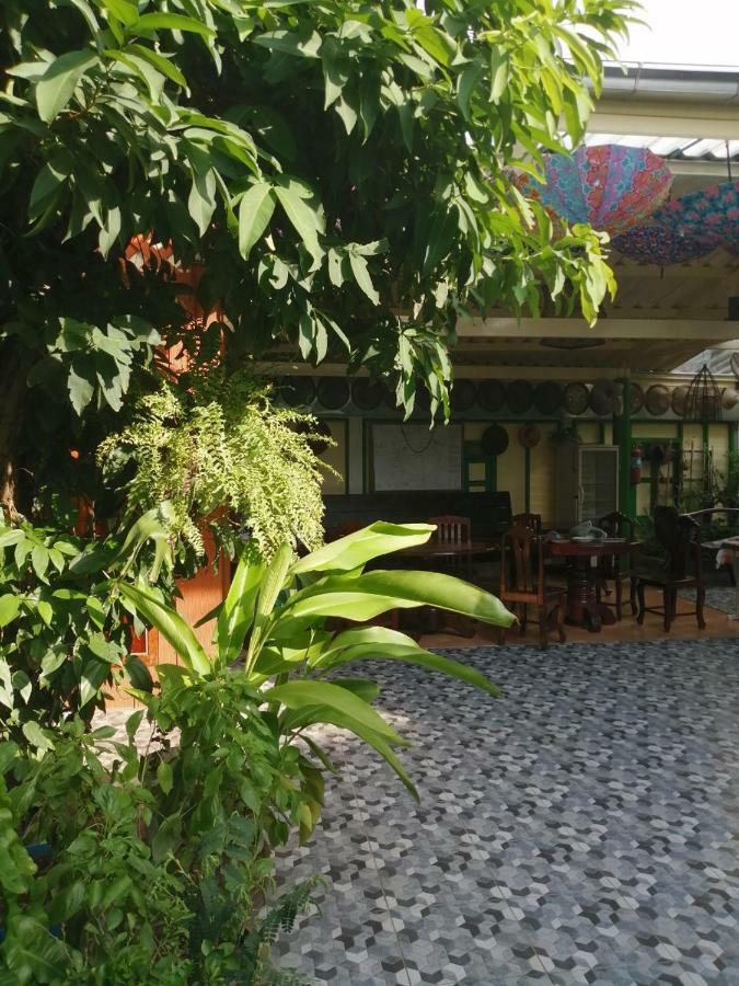 Bed and Breakfast Baan Tepa Boutique House Bangkok Exterior foto