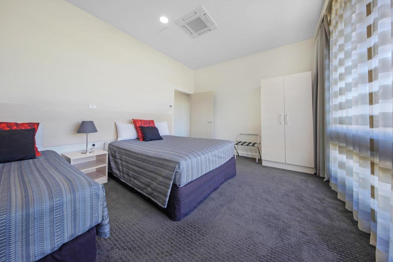 Belconnen Way Hotel&Serviced Apartments Canberra Exterior foto