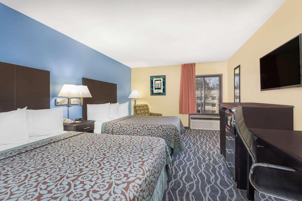 Days Inn & Suites By Wyndham Peachtree Corners Norcross Zimmer foto